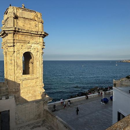 Casa Vacanze San Salvatore Centro Storico Монополи Экстерьер фото