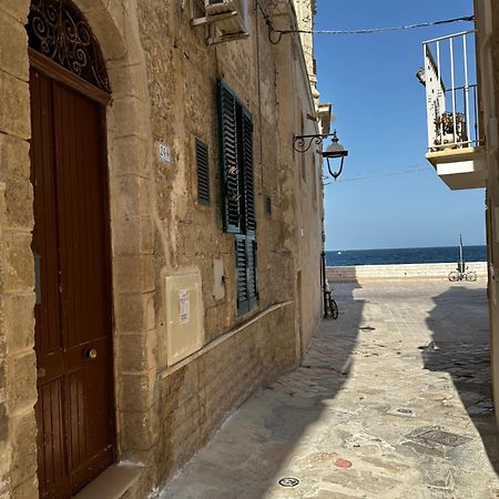 Casa Vacanze San Salvatore Centro Storico Монополи Экстерьер фото