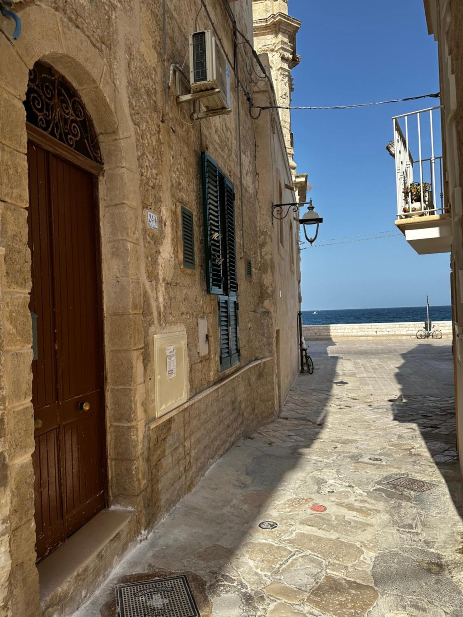 Casa Vacanze San Salvatore Centro Storico Монополи Экстерьер фото